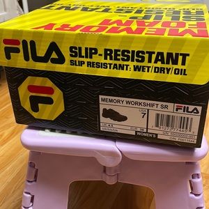 Memory foam, slip resistant work shoes